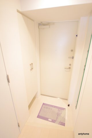 セレニテ新大阪カルム　仲介手数料無料の玄関