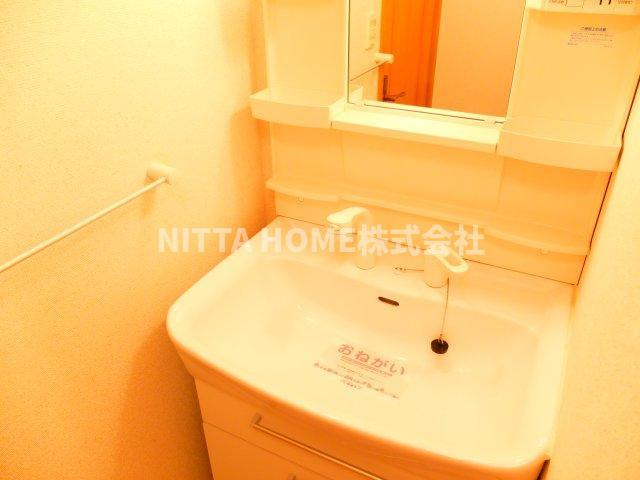 アヴァンティ黒井の洗面所|シャワー付き洗面台を設置◎