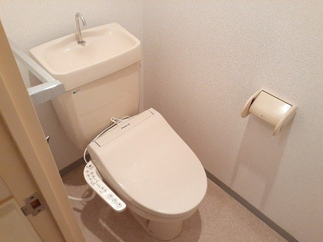 ＣＹメゾンのトイレ|ゆったりとした空間のトイレです