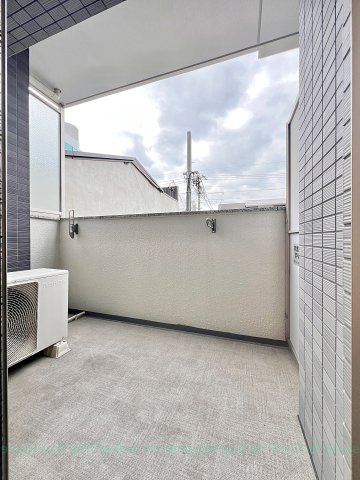 プレサンス名古屋ＳＴＡＴＩＯＮディーヴァのバルコニー