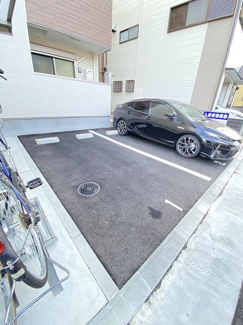 フジパレス立花町二丁目Ⅰ番館の駐車場