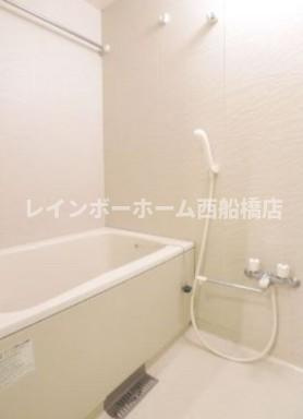 浦安市堀江４丁目のアパートの浴室
