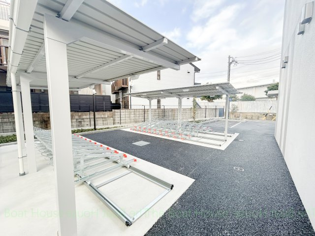 S-RESIDENCE堀田beauteの駐車場
