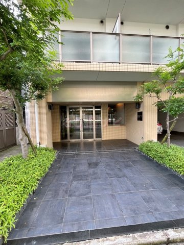 福岡市南区玉川町の賃貸マンションのエントランス