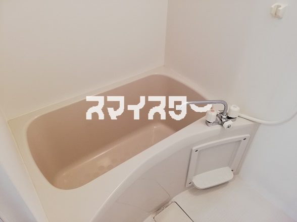 八王子市北野町のアパートの浴室