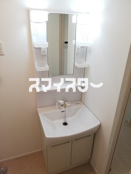 八王子市北野町のアパートの独立洗面台