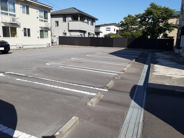 フォレストウェルⅡの駐車場