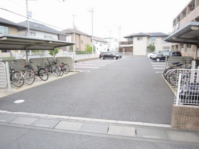 ソレアードパレスの駐車場
