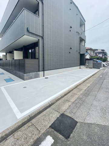 Grandir三郷の駐車場