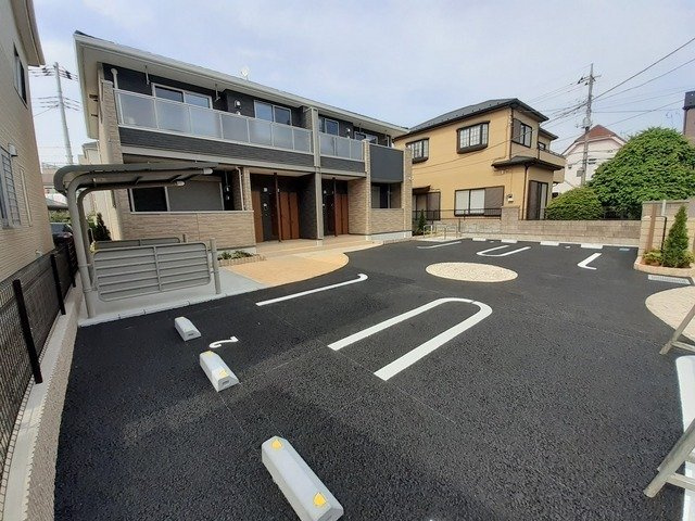 ピエス　シュシュの駐車場