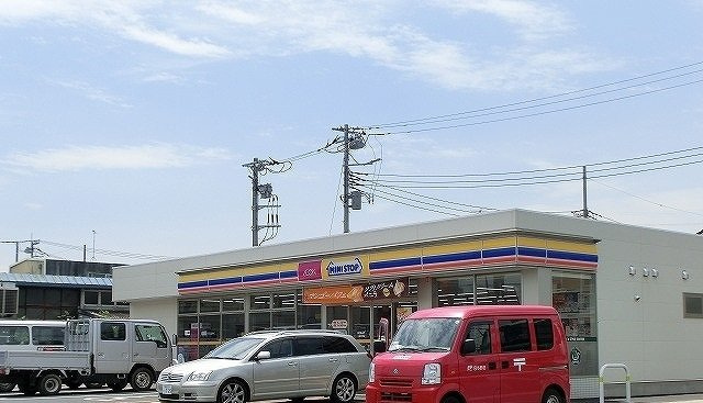 フラン・アビタシオンの周辺|ミニストップ三郷幸房店まで250m