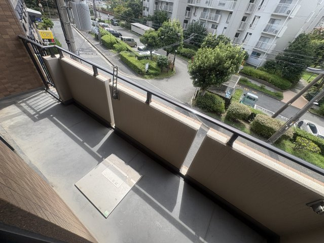 ティーズ緑地のバルコニー