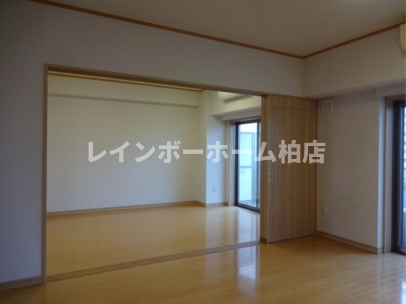 【仲介手数料：50％OFF】対象物件！の内装|LDKからの洋室です