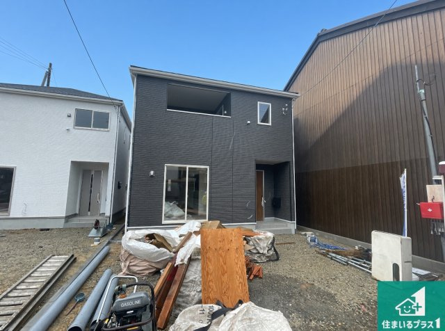 加東市社　第22期　新築一戸建ての外観|周辺は落ち着いた街並みの住宅地！子育てがしやすい住環境です！まだ未完成ですが、現地でしかわからない事もございます。是非一度ご覧ください。