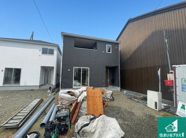 加東市社　第22期　新築一戸建ての外観|周辺は落ち着いた街並みの住宅地！子育てがしやすい住環境です！まだ未完成ですが、現地でしかわからない事もございます。是非一度ご覧ください。