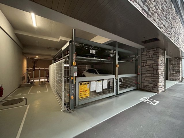 スプランディッド安土町の駐車場