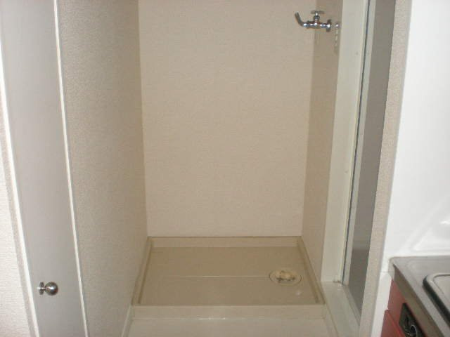 【その他】 | レオパレス城ノ内 | 洗濯機置き場です。