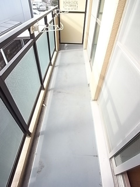 尼崎市小中島２丁目の賃貸マンションのバルコニー