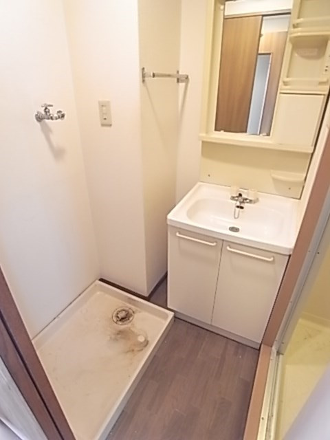 尼崎市小中島２丁目の賃貸マンションの洗面所