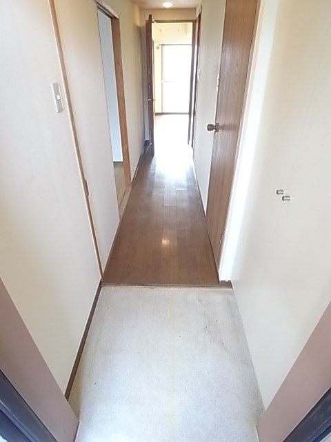 尼崎市小中島２丁目の賃貸マンションの玄関