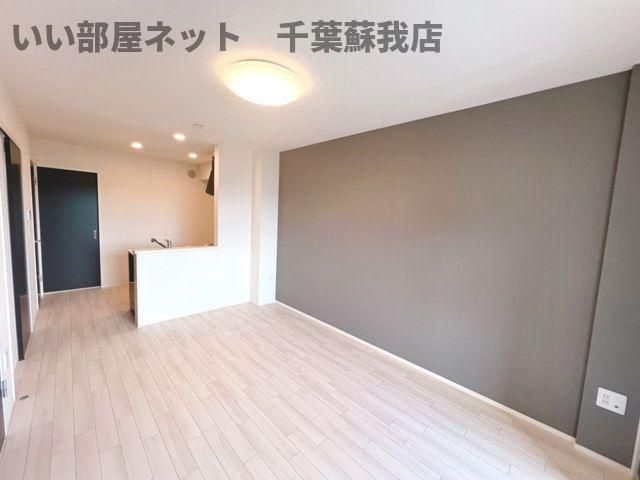 サンライズ・ガーデンⅢの居間・リビング|ゆったりとした居間です