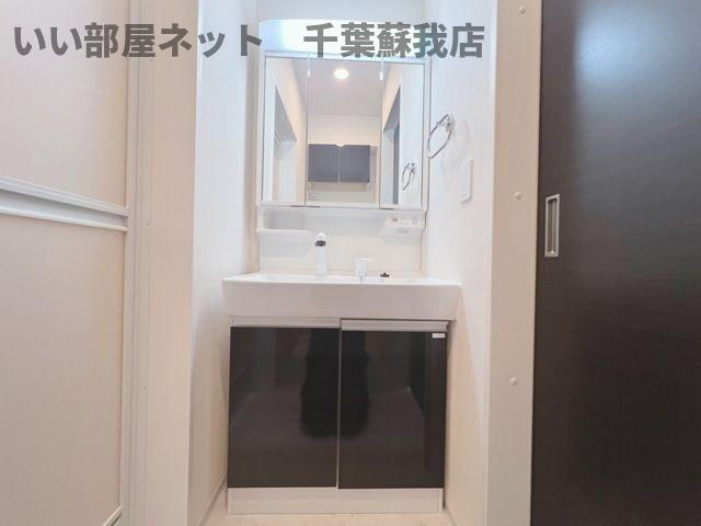 サンライズ・ガーデンⅢの洗面所|明るい洗面所です