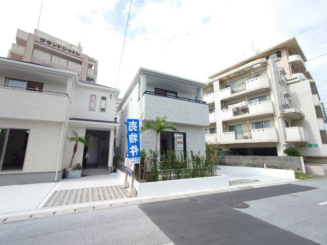 ＋＋浦添市伊祖5丁目－C号棟（全３棟）の周辺