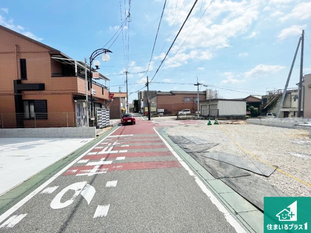 加東市社　第22期　新築一戸建ての前面道路含む現地写真|周辺は落ち着いた街並みの住宅地！子育てがしやすい住環境です！まだ未完成ですが、現地でしかわからない事もございます。是非一度ご覧ください。