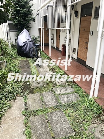 福寿ハイツのエントランス