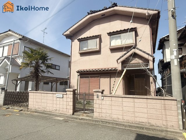 明石市大久保町八木　中古戸建の玄関|●資料・カタログのご請求無料●最寄り駅の江井ヶ島駅までは徒歩16分。駅近で通勤や通学に便利な立地です