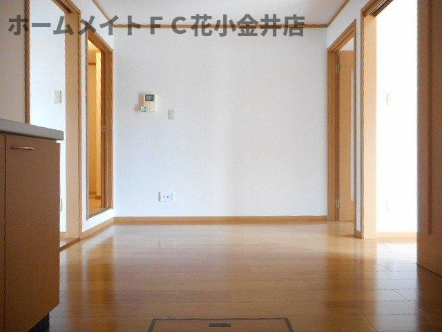【居間・リビング】 | ル・シエルＢ | こちらのリビングで趣味の時間をお楽しみください