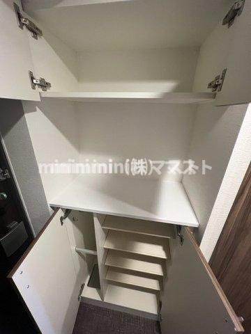 MELDIA CREST NAMBA SOL TERRACEの収納|別カラー参考写真