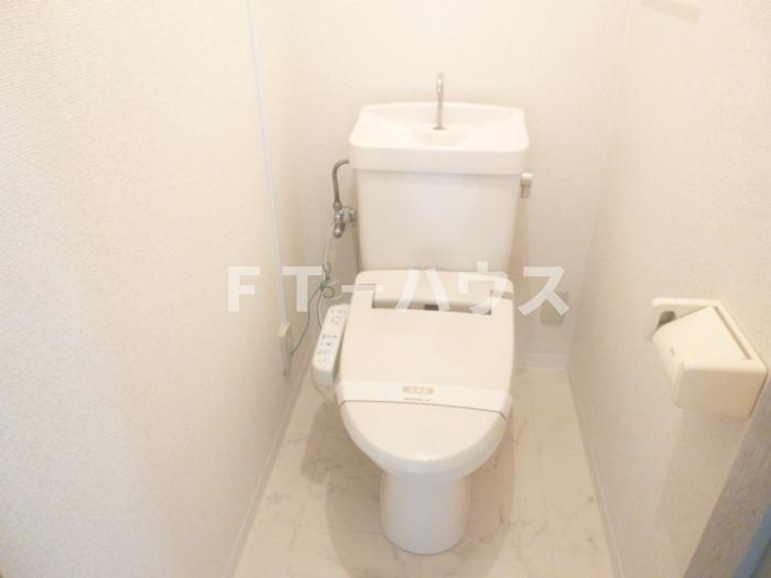 エムズ・アーク Ａ棟のトイレ|温水洗浄暖房便座仕様です