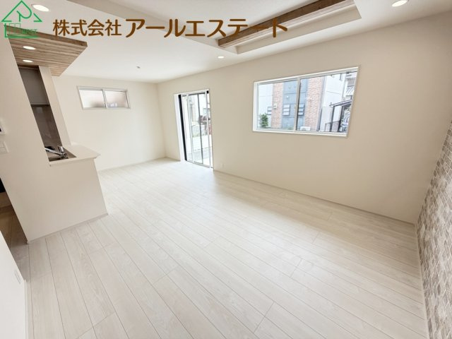 高砂市米田町米田　　　JR「宝殿駅」徒歩19分の居間・リビング