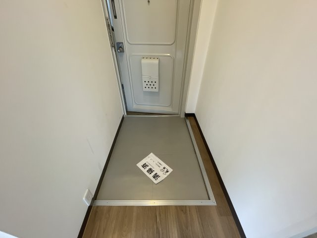 西舞マンションの玄関