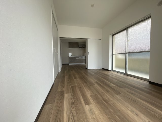 西舞マンションの居間・リビング