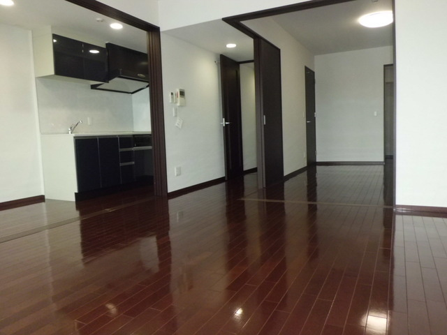 サニープレイス西芦屋2号館の居間・リビング