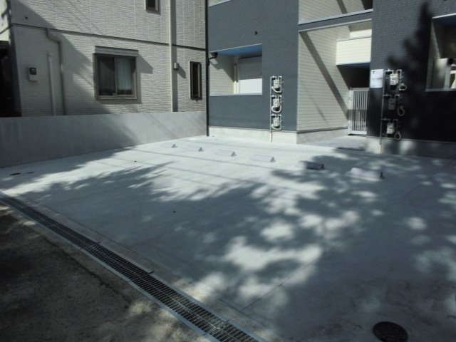ロワジール城山町の駐車場
