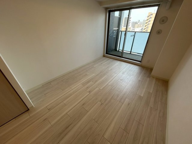 スプランディッド難波WESTの洋室