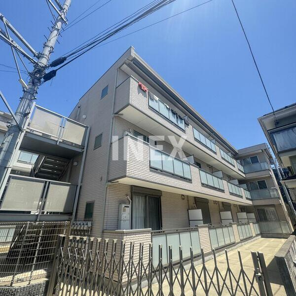 横浜市磯子区中原１丁目のアパートの外観