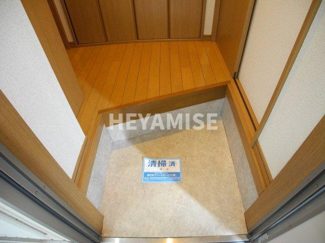 MODERN西山の玄関