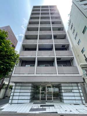 【外観】 | スカイコート新宿落合壱番館 | 鉄筋コンクリート造のがっちりとした建物。