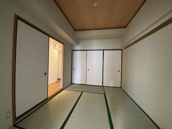 アベニュー泉の和室