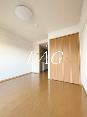【居間・リビング】 | カーサ　ヴェンティ | 洋室のお部屋です。（同仕様です。）
