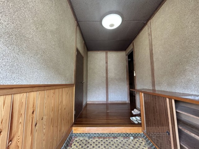 【玄関】 | 田隈売家 | 1階で生活が完結する快適な平屋！陽当り良好で明るい室内