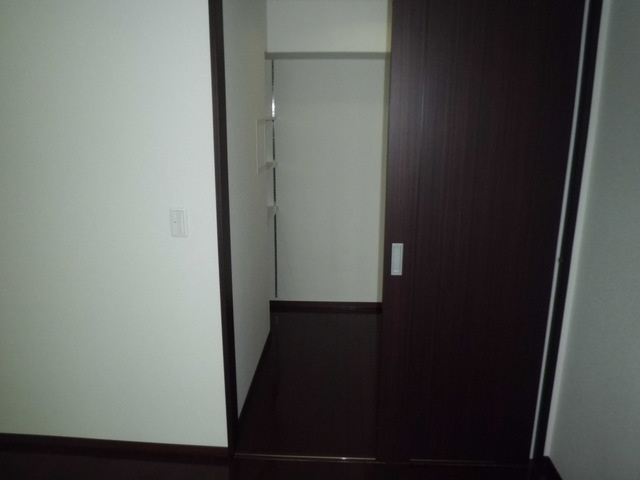 サニープレイス西芦屋2号館の収納