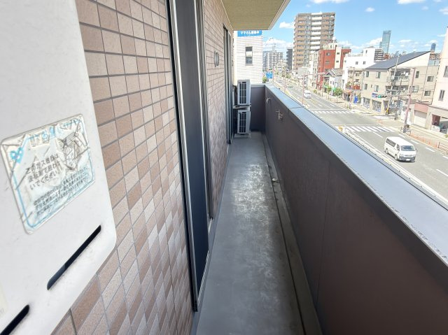 大阪市住之江区粉浜西2丁目(ロータスコート401)賃貸マンション7.3万円のバルコニー