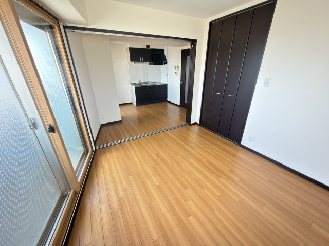 大阪市住之江区粉浜西2丁目(ロータスコート401)賃貸マンション7.3万円の居間・リビング