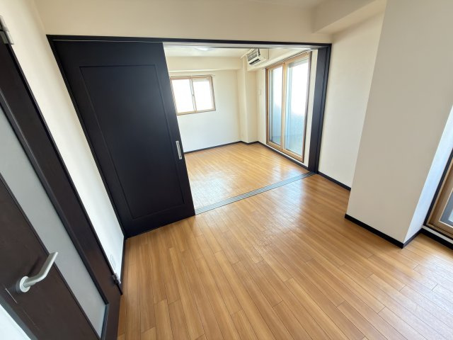 大阪市住之江区粉浜西2丁目(ロータスコート401)賃貸マンション7.3万円の居間・リビング