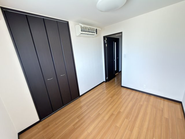 大阪市住之江区粉浜西2丁目(ロータスコート401)賃貸マンション7.3万円の洋室